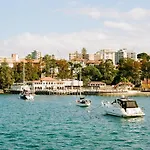Harbourfront 3 Bed 2 Bath Opposite Manly Wharf With Harbour Views