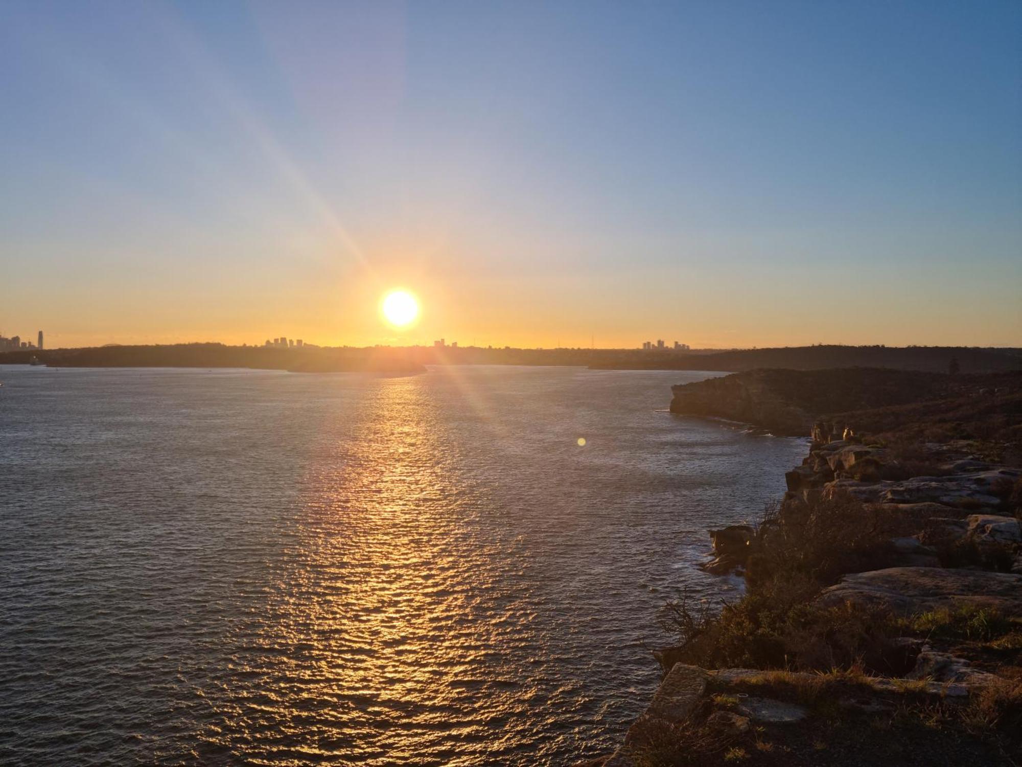 Apartment Harbourfront 3 Bed 2 Bath Opposite Manly Wharf With Harbour Views *