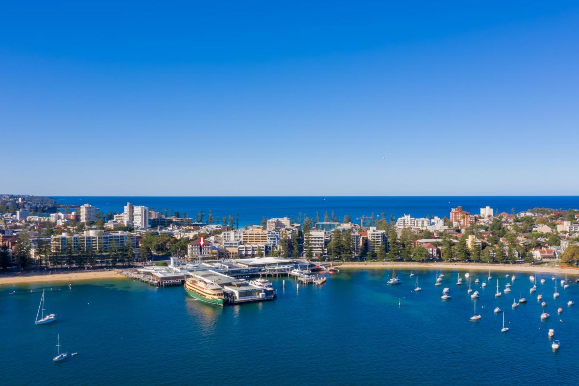 Apartment Harbourfront 3 Bed 2 Bath Opposite Manly Wharf With Harbour Views