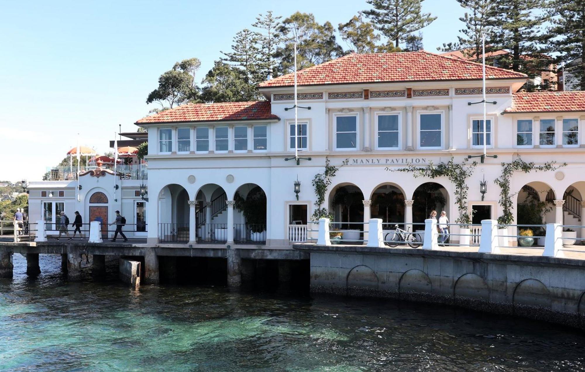 Harbourfront 3 Bed 2 Bath Opposite Manly Wharf With Harbour Views *